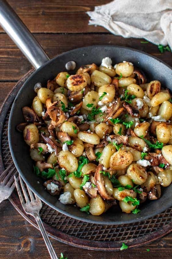 Gnocchi so špenátom a hubami